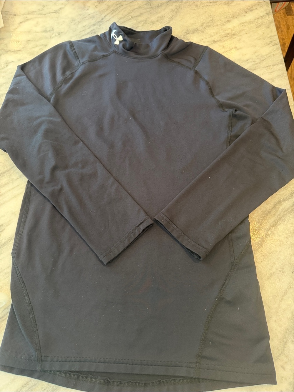 Under Armour Black fitted cold gear long sleeve size men’s medium